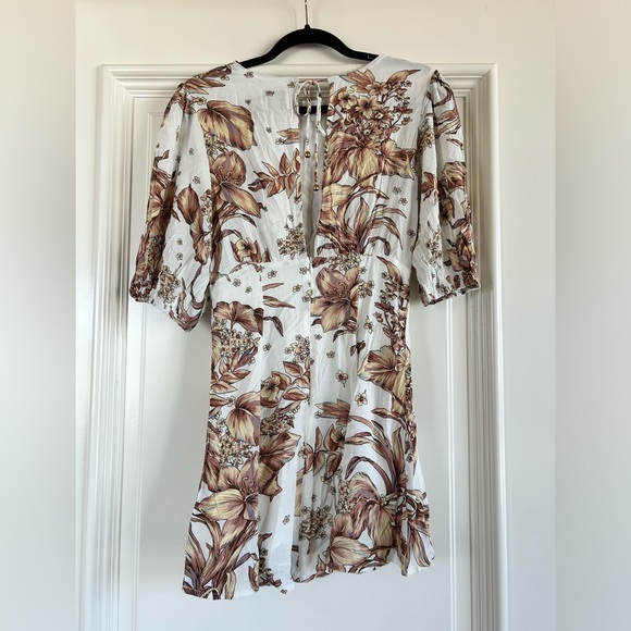 Hello Molly Floral Dress - Picture 2 of 4